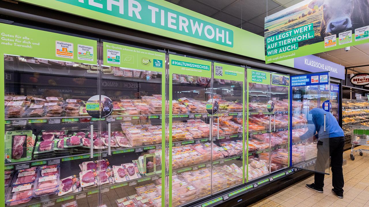 Warum Aldi Süd das Fleisch jetzt nach Farben sortiert