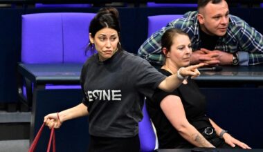 Klöckner wirft Linken-Abgeordnete Köktürk aus dem Bundestag