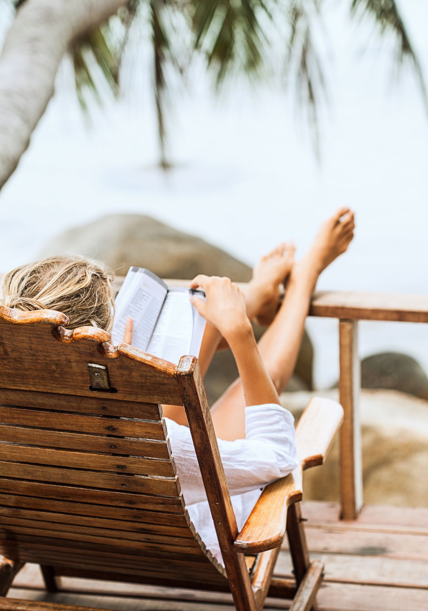 Perfekte Urlaubslektüre: 13 spannende Krimis von Bretagne bis Thailand – für Nervenkitzel an jedem Lieblingsort!