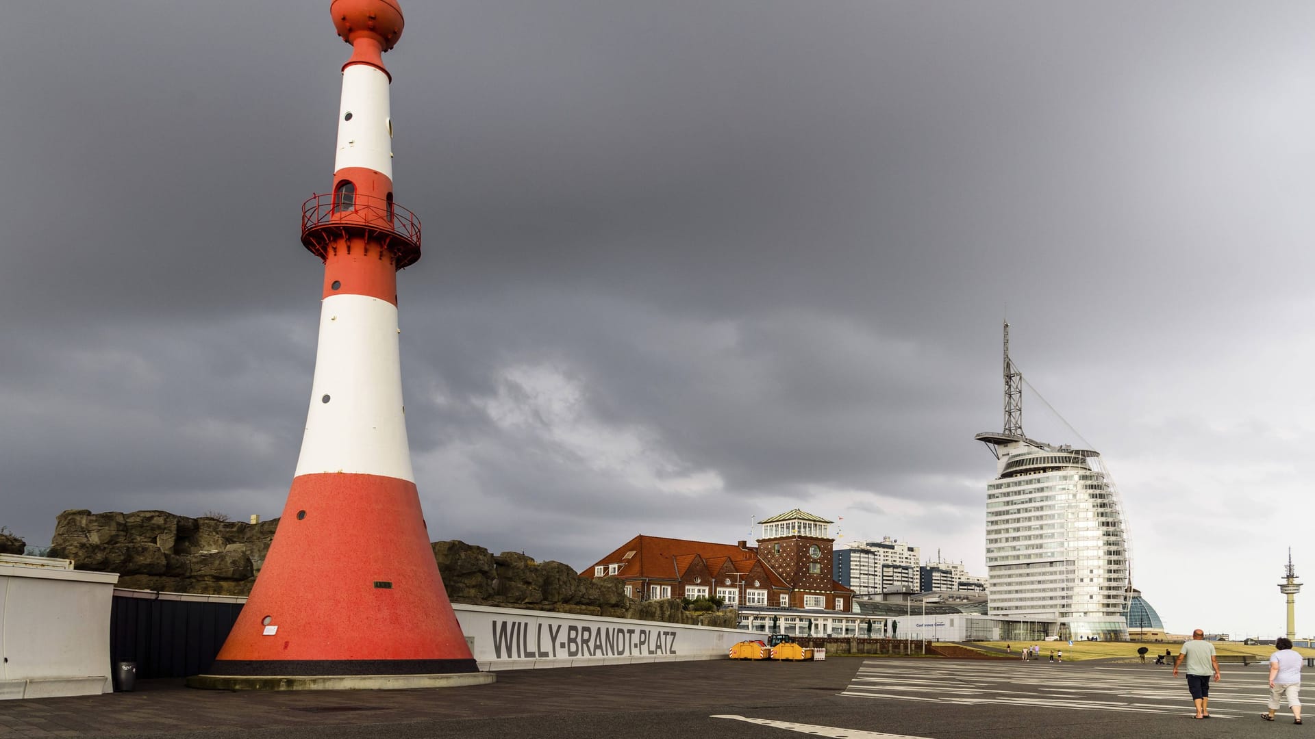Gewitter über Bremerhaven (Symbolbild): Am Samstagabend drohen in der Region teils heftige Unwetter.