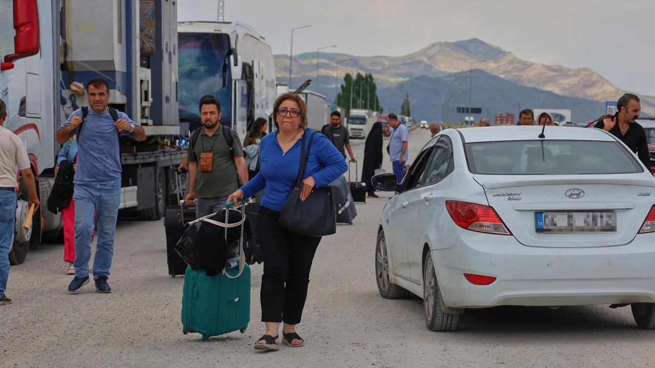 Iraner suchen im Norden des Iran Schutz vor israelischen Angriffen
