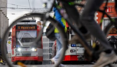 Straßenbahn in Halle entgleist: Unfallursache noch unklar
