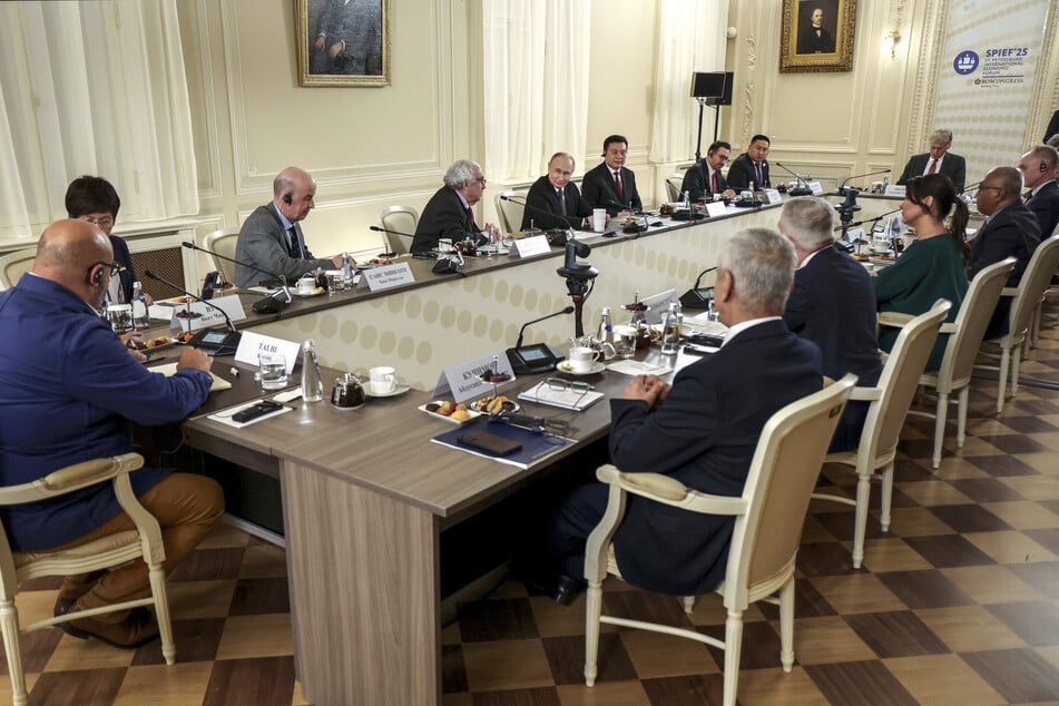 Am Rande des Internationalen Wirtschaftsforums fand in St. Petersburg bereits ein Treffen zwischen Kremlchef Wladimir Putin (72) und Vertretern internationaler Nachrichtenagenturen statt.