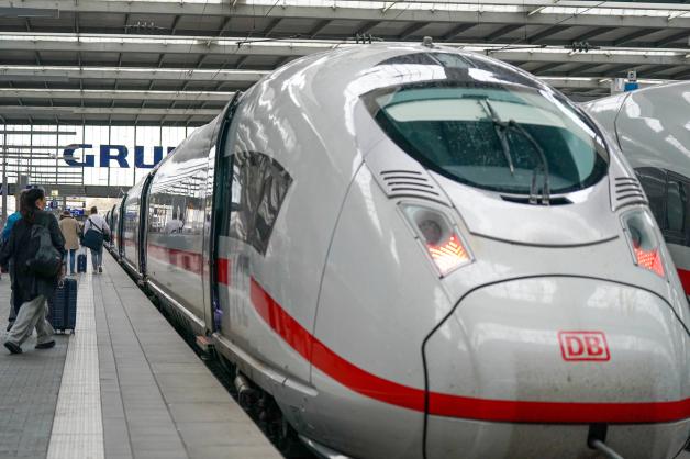 ICE-Fahrt von München nach Hamburg endet ungeplant in Nürnberg – Grund: starke Verschmutzung.