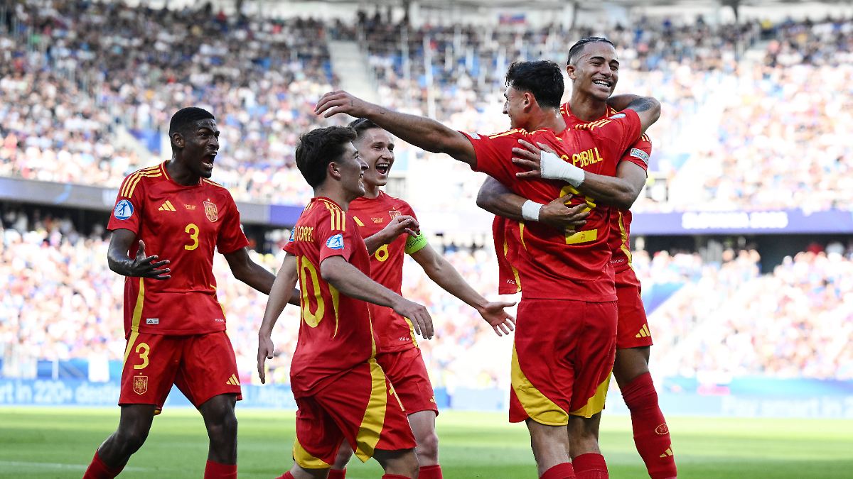 Torreicher Start der U21-EM: Spanien verstolpert 2:0-Führung, jubelt aber trotzdem