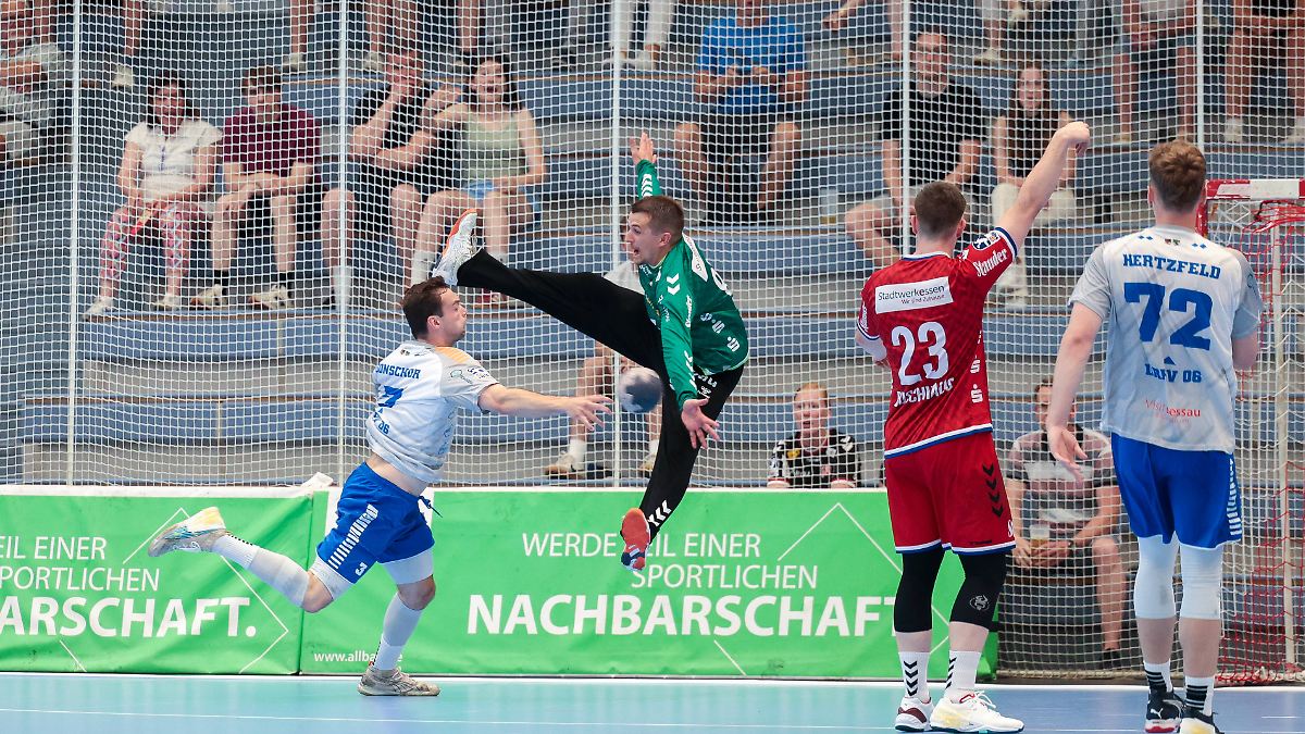 Posse geht in die Verlängerung: Zweitligist stemmt sich erfolgreich gegen "Handballmafia DHB"