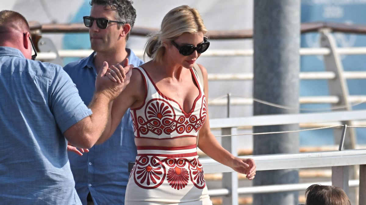 Erster Stargast in Venedig: Ivanka Trump landet für Bezos-Hochzeit