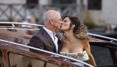 Brautpaar schippert durch Kanäle: Jeff Bezos und Lauren Sánchez turteln sich warm