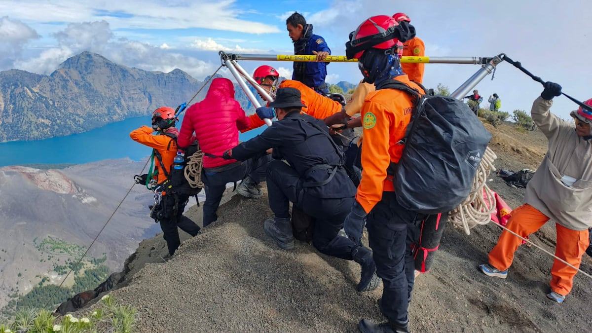 Dramatische Rettungsaktion: Touristin stürzt hunderte Meter in Vulkan und stirbt nach vier Tagen
