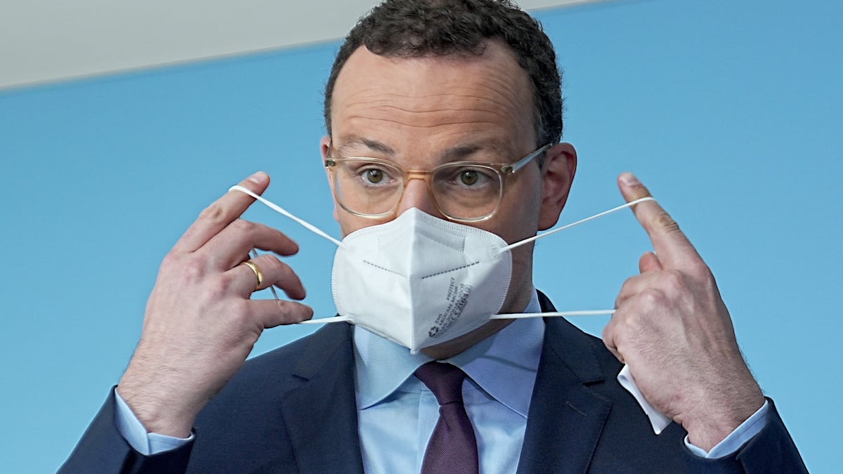 Unionsfraktionschef: „Natürlich sind wir finanzielle Risiken eingegangen“ – Spahn verteidigt hohe Preise für Masken