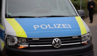 16-Jähriger in Wiesbaden flüchtet vor der Polizei und rammt dabei einen Streifenwagen