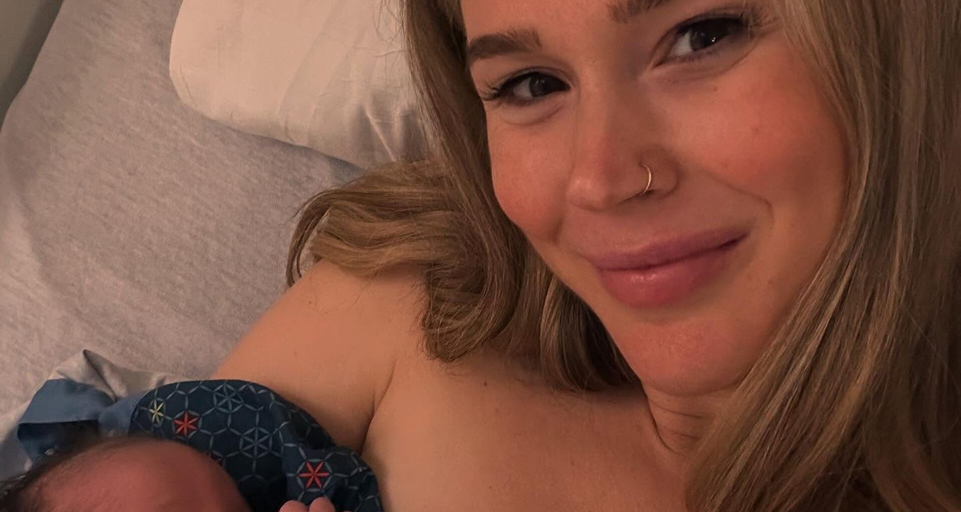 Joss Stone mit ihrer Familie und dem Neugeborenen