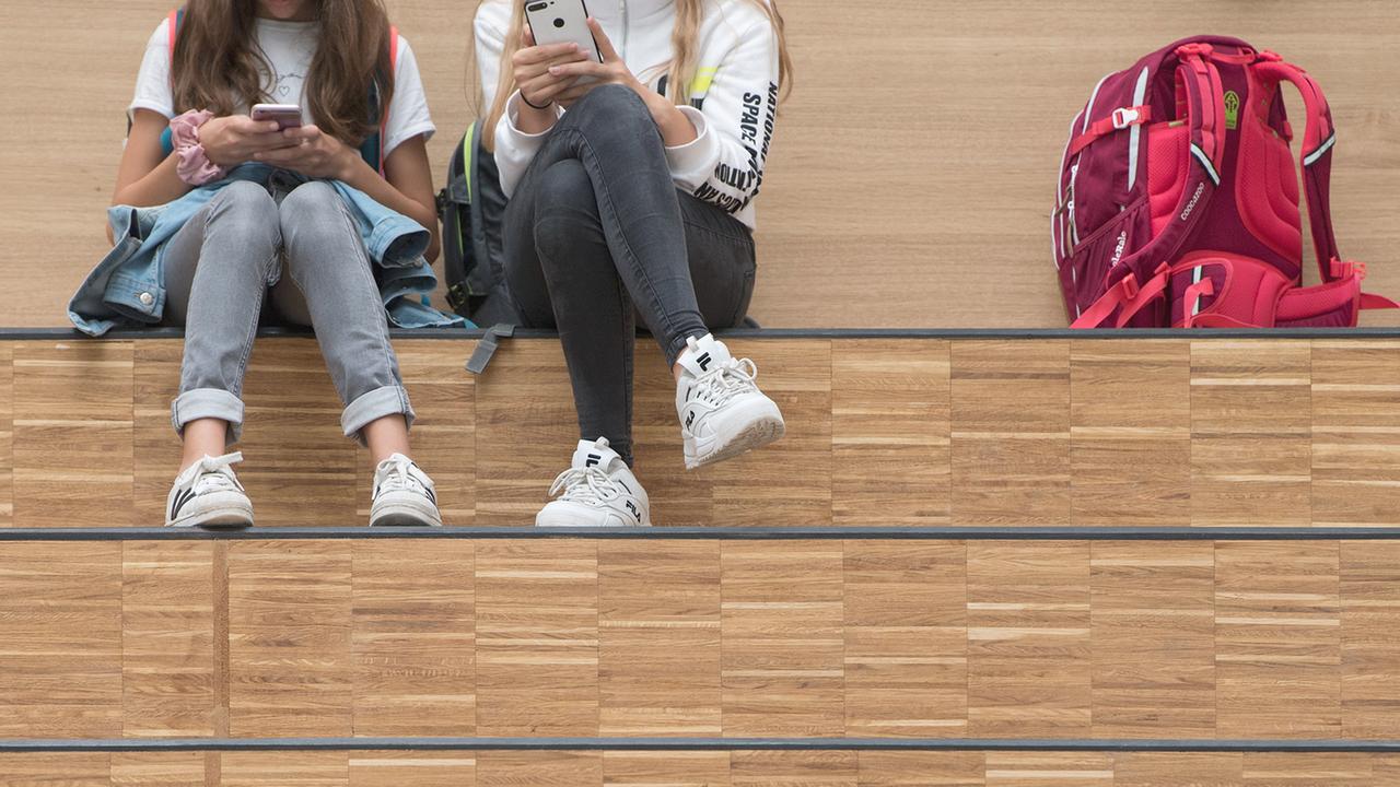Justizministerin will klare Altersgrenze für Social Media