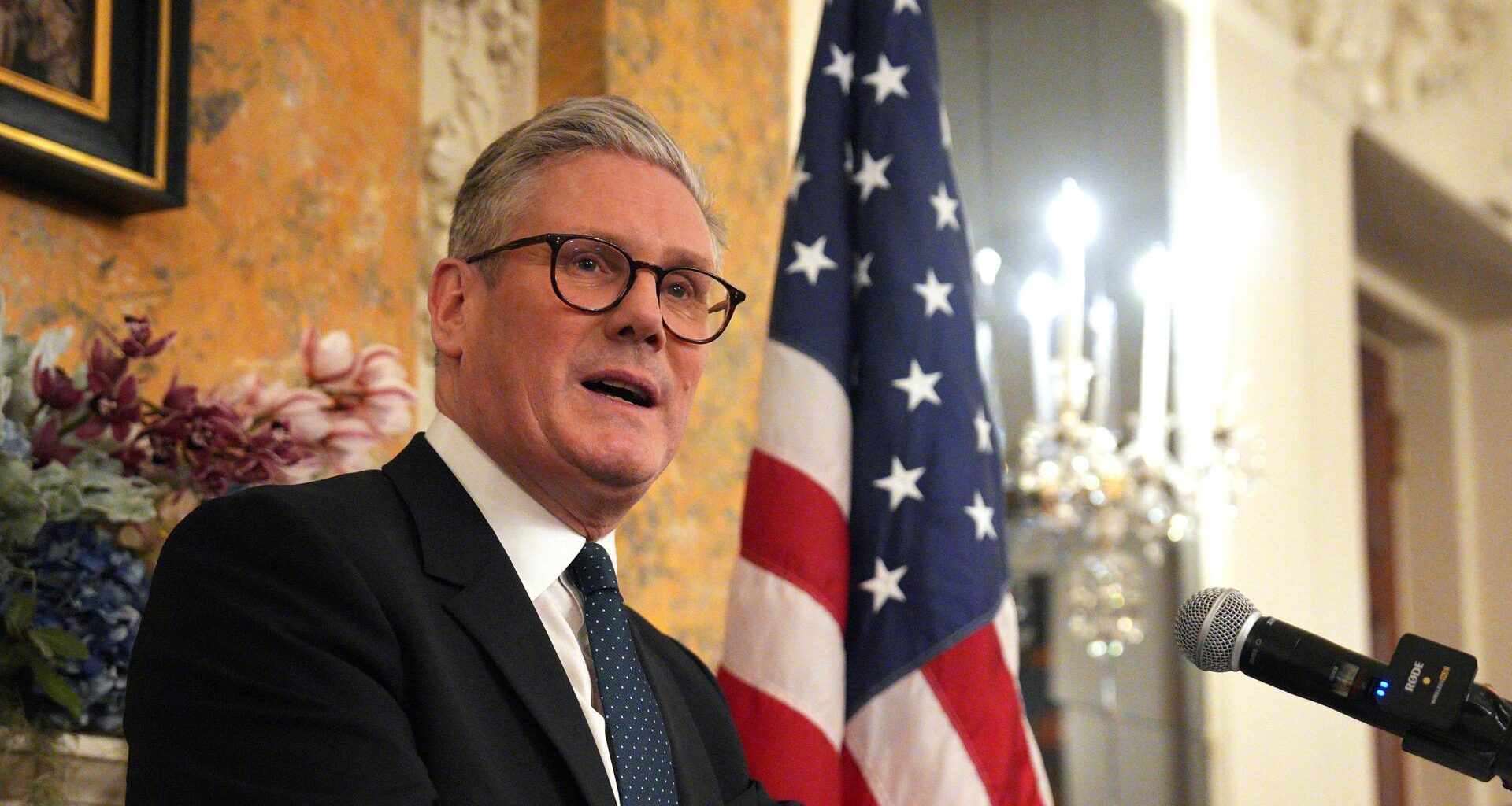 Der britische Premierminister Keir Starmer spricht bei einem Empfang in der Residenz des britischen Botschafters in Washington.