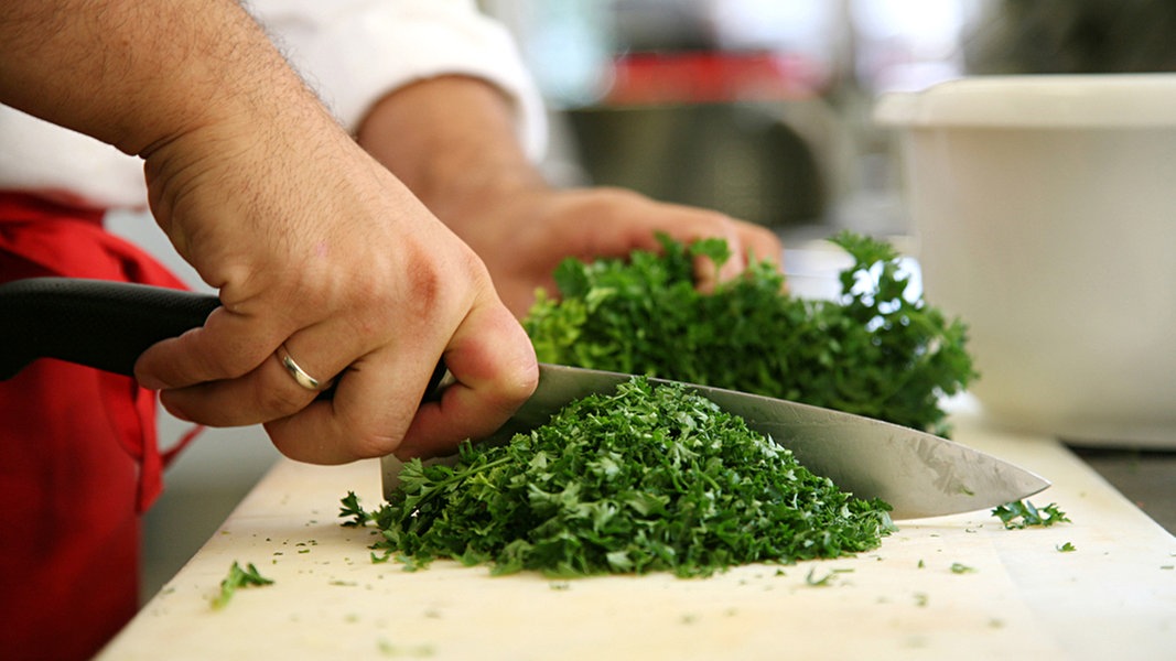 Kieler Köche kochen einmal im Monat für den guten Zweck | NDR.de - Nachrichten