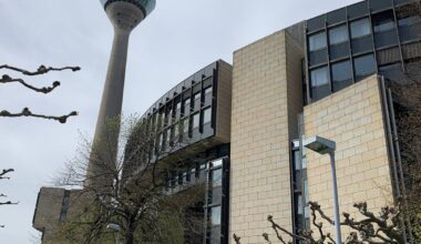 Schüler übernehmen Düsseldorfer Landtag - Radio Köln