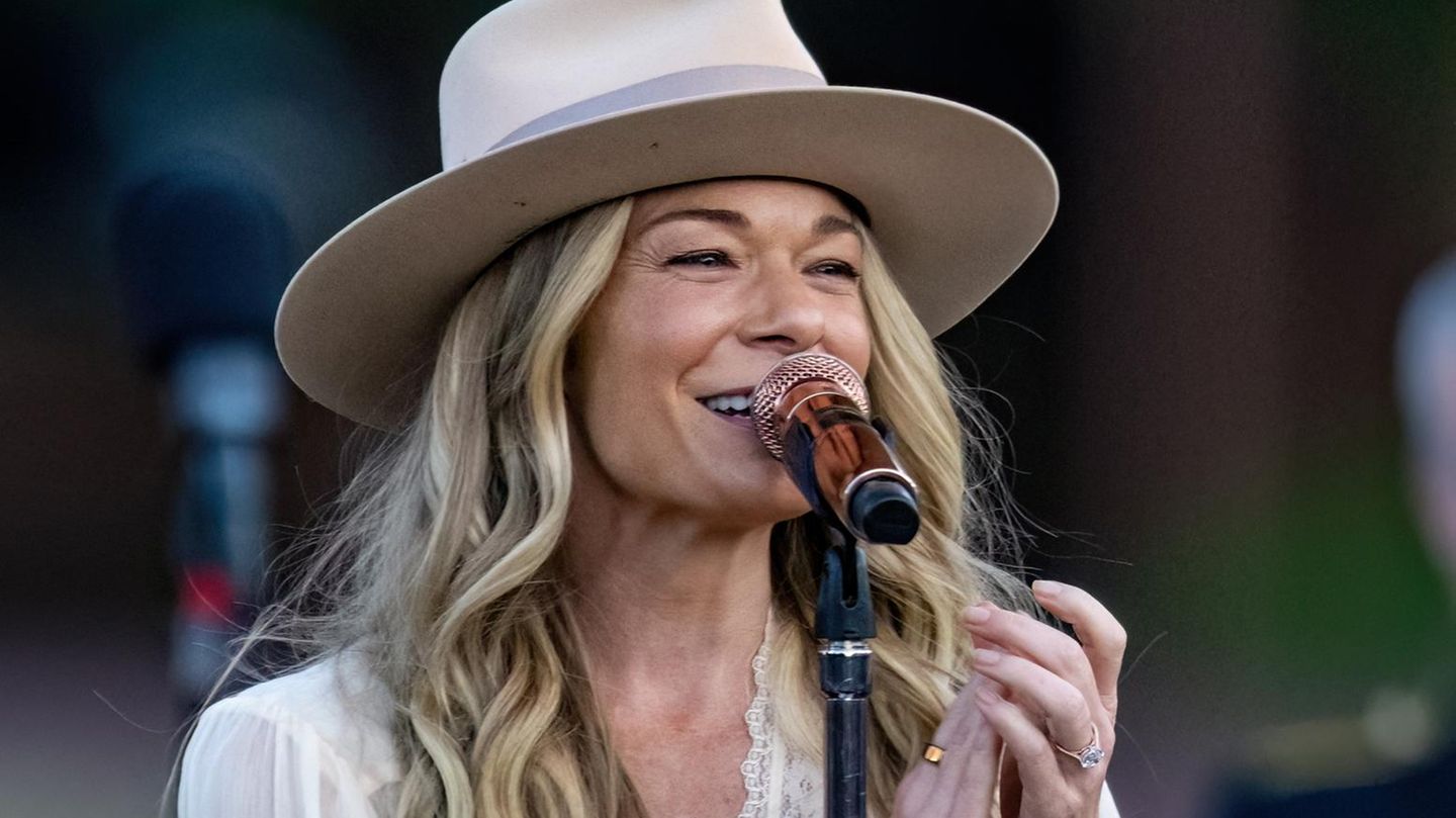 LeAnn Rimes: Mitten im Konzert fallen der Sängerin die Zähne raus