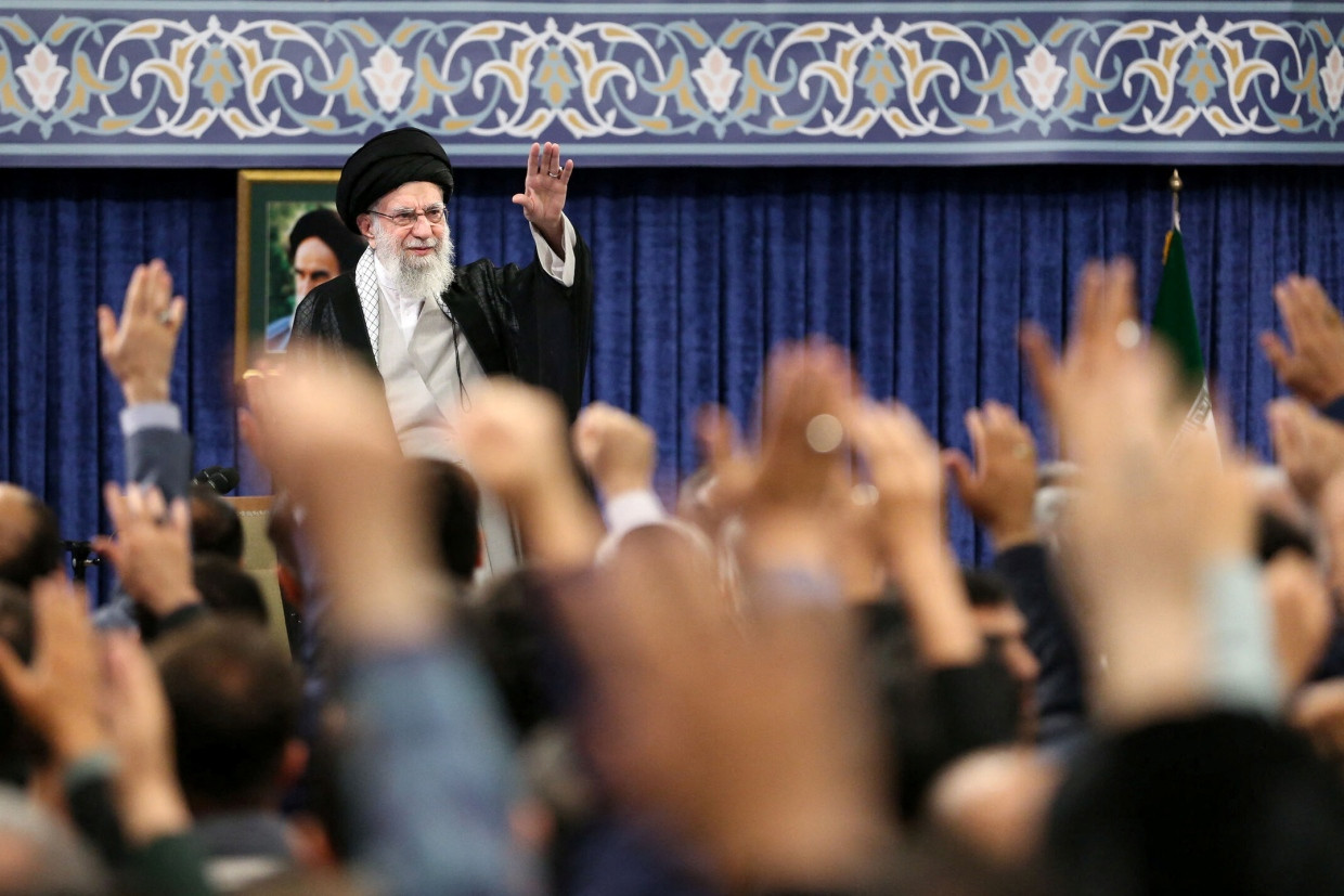 Mächtig: Irans Oberster Führer Ali Khamenei bei einem Treffen in Teheran