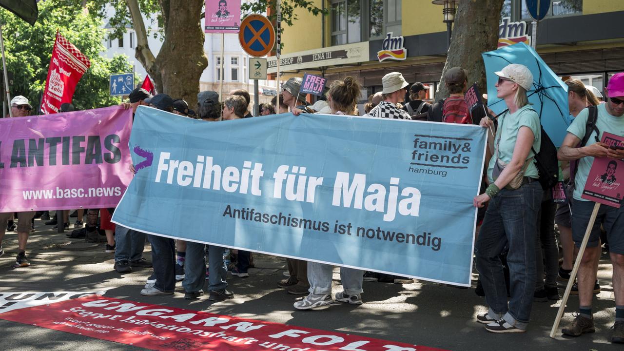 Grüne fordern Überstellung von Maja T. nach Deutschland