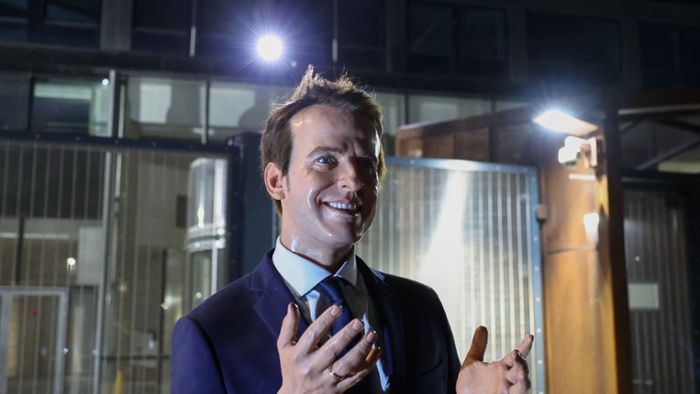 Frankreich: Entführte Wachsfigur von Macron kehrt ins Museum zurück
