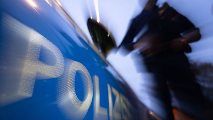 Messerangriff in Esslingen: Streit am Bahnhofsvorplatz eskaliert – 24-Jähriger mit Messer verletzt