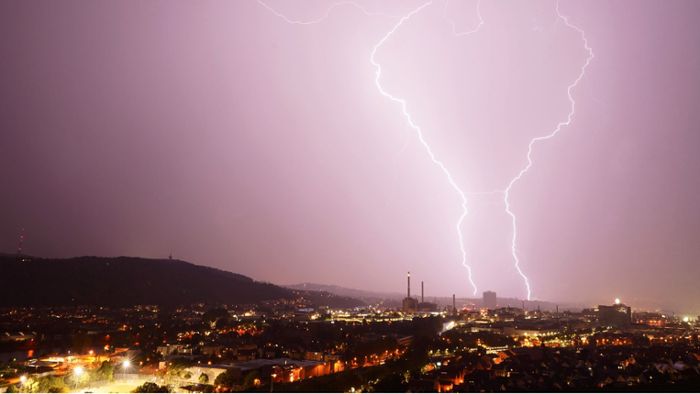 Wetter in Stuttgart: Gewitter mit Starkregen und Tausenden Blitzen möglich – „Man sollte aufpassen“