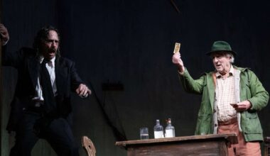 Gschichtn vom Brandner Kaspar in einer Neufassung des Dramatikers Franz Xaver Kroetz hat am Münchner Residenztheater seine Uraufführung gefeiert, mit Günther Maria Halmer (r.) und Florian von Manteuffel.