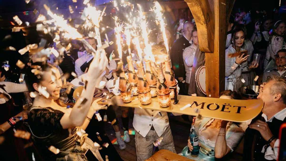 Cannstatter Volksfest: Bar-Wechsel sorgt für Unmut auf dem Wasen
