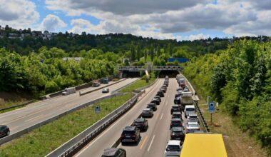 Stau im Feierabendverkehr: Auto brennt im Engelbergtunnel