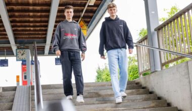 Jugendliche zeigen Zivilcourage: Sturz von Rolltreppe: Nach dem VfB-Sieg geht es um ein Menschenleben - Stuttgart