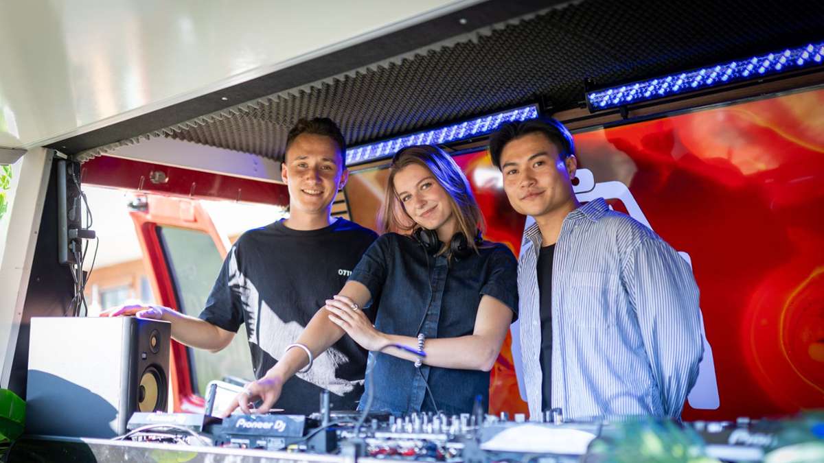 Beats out the Bus in Degerloch: Raven bis zur letzten Zacke, ohne Zacken in der Krone