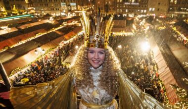 Adventszeit: Mitten im Sommer kürt Nürnberg sein Christkind - Unterhaltung