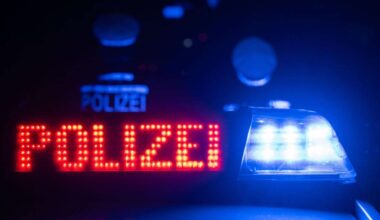 Metzinger Straße in Filderstadt: Unfall und hoher Schaden nach mutmaßlicher Alkoholfahrt - Kreis