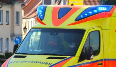 Unfall in Esslingen: Fahrräder stoßen zusammen – Verletzter in Klinik - Kreis