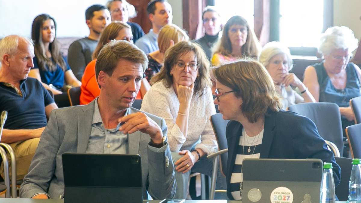 Finanzen in Esslingen: Rolle Rückwärts im Spitzenverdiener-Streit? - Esslingen
