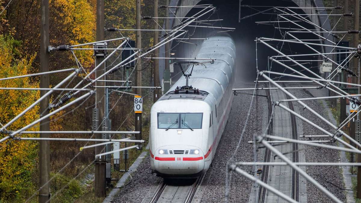 Sperrung wegen Sanierungsarbeiten: Bahnstrecke Mannheim-Stuttgart zu Pfingsten wieder frei