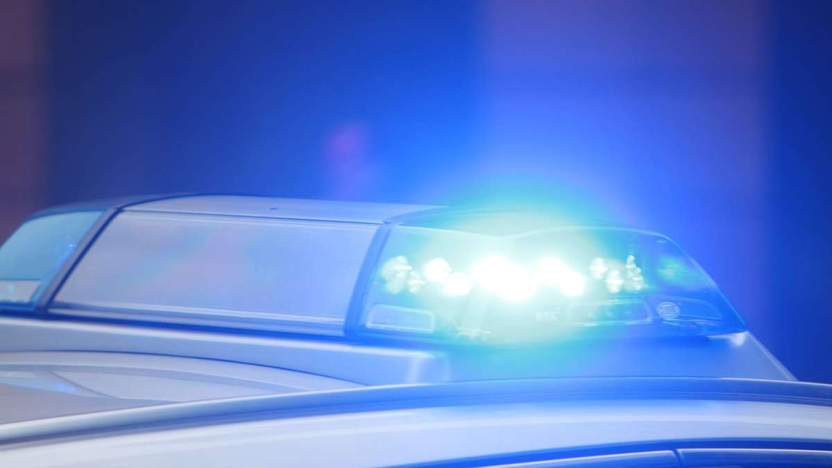 Stuttgart-Nord: Autofahrer fährt gegen Poller und flüchtet – Zeugen gesucht