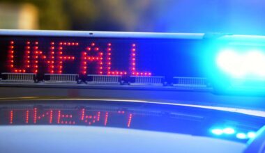 An der Ausfahrt Fasanenhof: Unfall auf B27: Fahrstreifenwechsel endet mit hohem Sachschaden