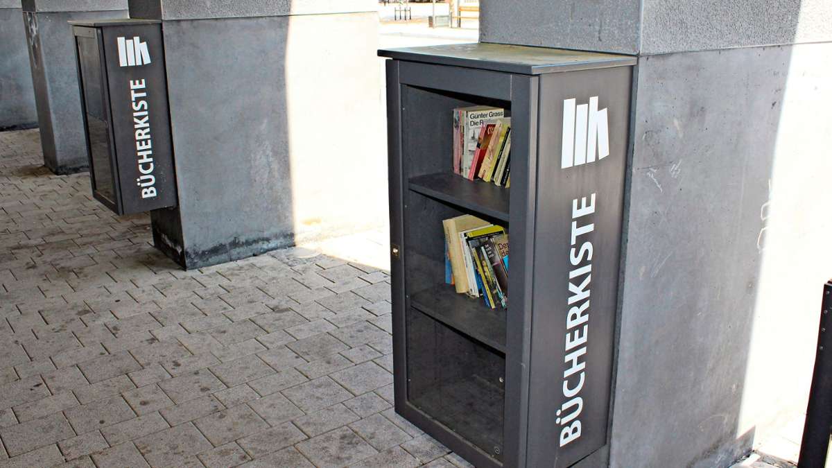 Neue Büchertauschkiste: Hier können Altensteiger Bücher abgeben und mitnehmen - Altensteig & Umgebung