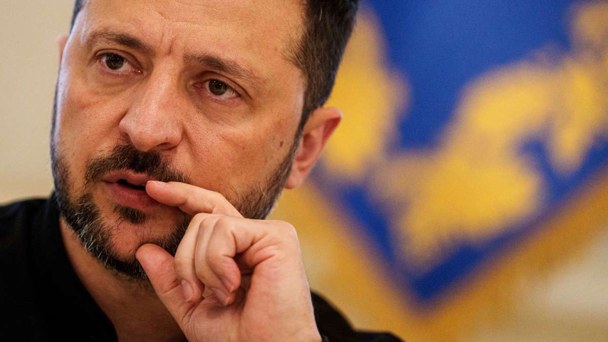 Ukraine-Krieg: Selenskyj : Russland zeigt ganzer Welt den Stinkefinger - Politik