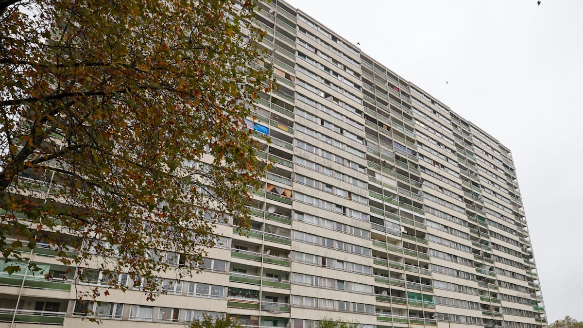 Duisburger Problem-Hochhaus: „Sicherheit beeinträchtigt“ – auch Picnic beliefert „Weißen Riesen“ nicht mehr