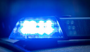 Unbekannte bedrohen und verfolgen Jugendliche, dann flüchten sie