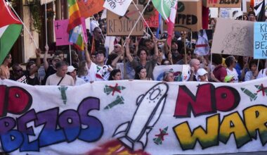 Venedig: 500 Menschen demonstrieren mit Rauchbomben und Plakaten gegen Hochzeit von Jeff Bezos