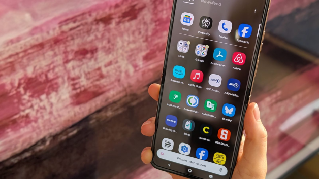 Aufgeklappt bietet das Motorola Razr 60 Ultra ein sieben Zoll großes Display mit Top-Werten.