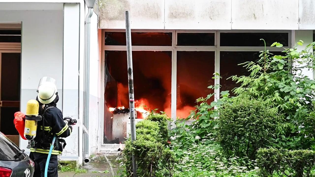 Hamburg: Brand in Hamburg-Wilstorf: 15 Menschen von Feuerwehr gerettet