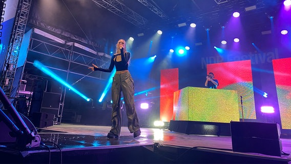 Die Band Glasperlenspiel auf dem NDR Festival in Bad Bramstedt. © NDR Foto: Doreen Pelz