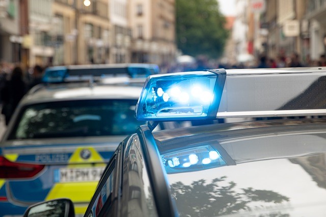 Mannheim-Neuhermsheim: Randaliererin verletzt Polizeibeamtin