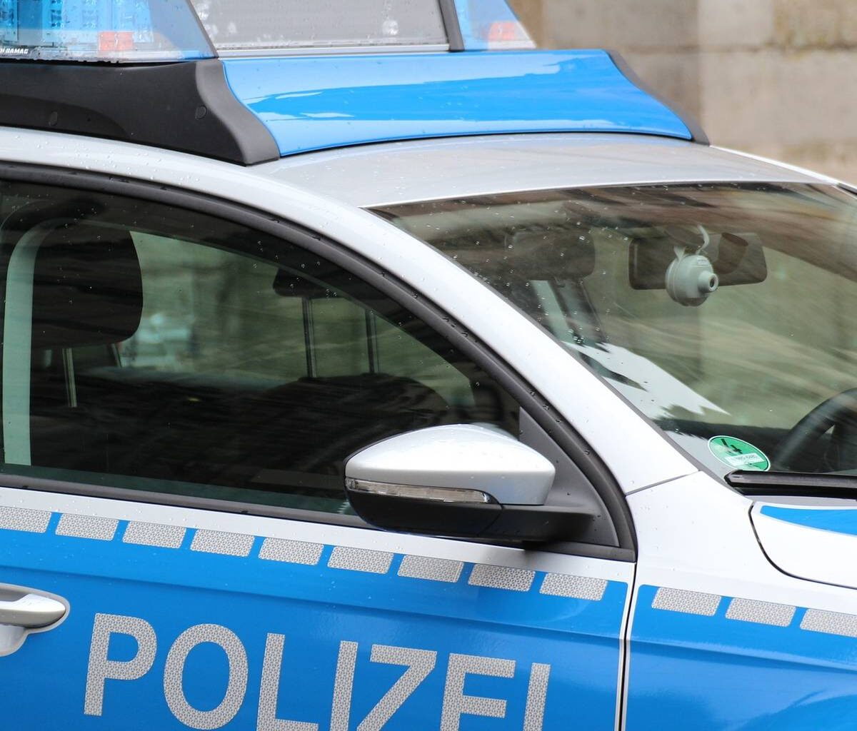 Fahndung nach Raub in Höhenhaus