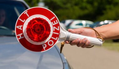 Zu viele Pkw geladen: Polizei stoppt Autotransporter auf A7 | NDR.de - Nachrichten - Niedersachsen
