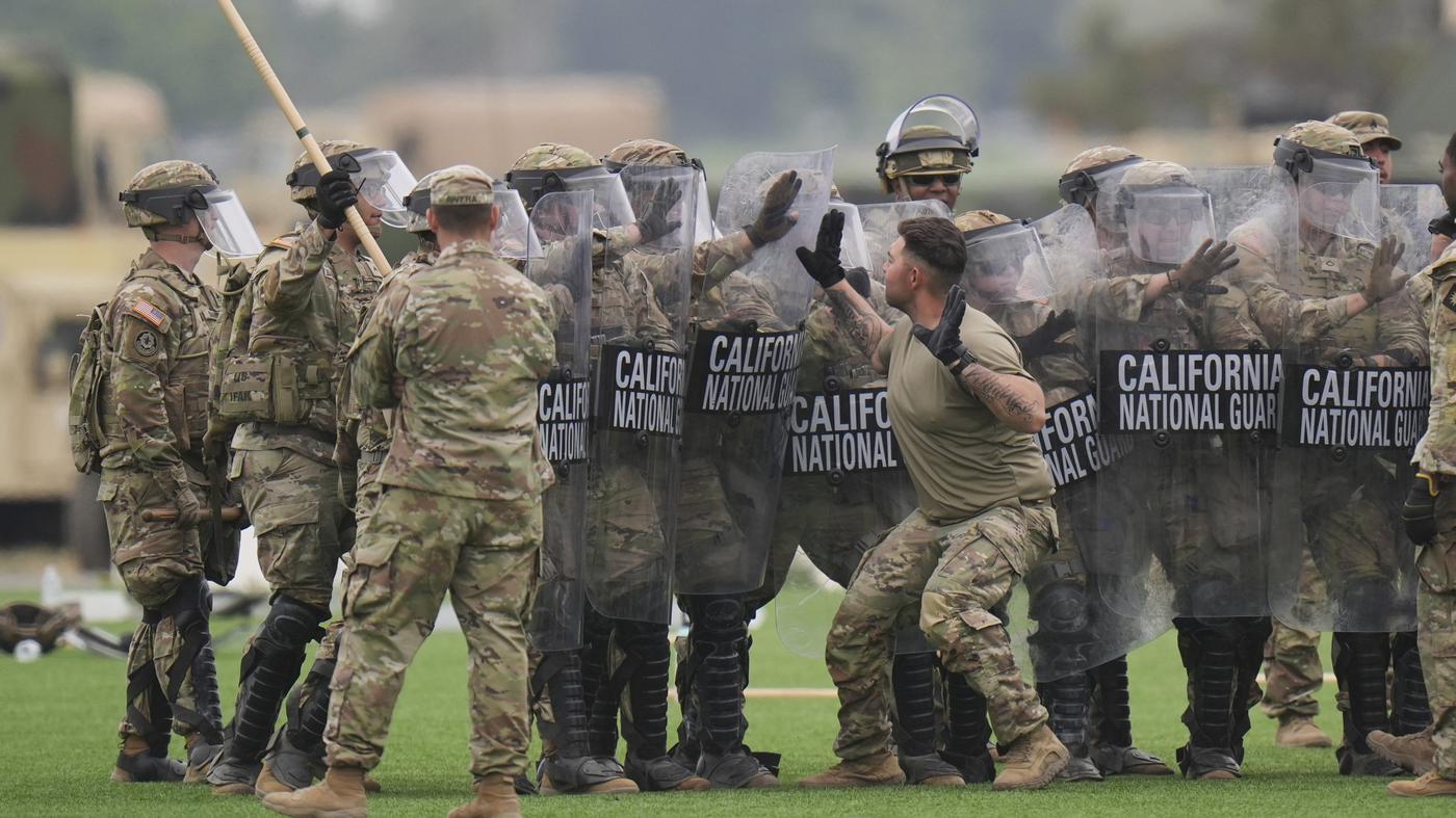 Trump warnt vor „lichterloh brennender Stadt“ – und schickt noch mehr Soldaten